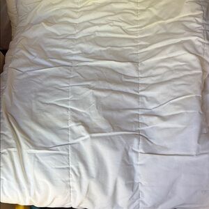 Luxurious White Comforter